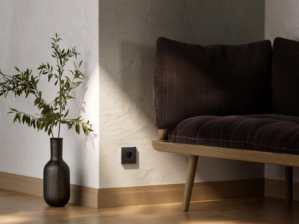 ATLASDESIGN SMART РОЗЕТКА с заземл., со шт., Zigbee, L+N, 16А, мех., КАРБОН
