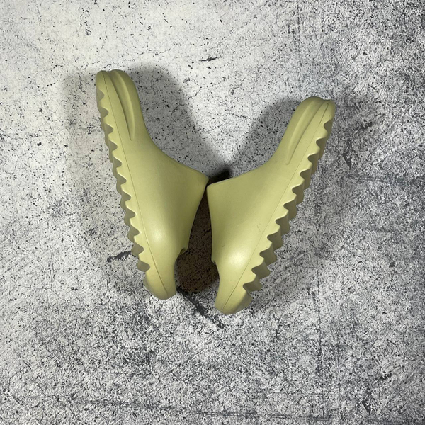 Шлепанцы Adidas Yeezy Slide resin