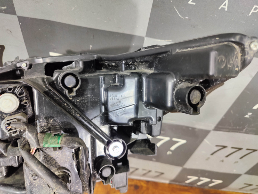 Фара правая LЕD Mazda CX-5 2 (KF) 21-25 Б/У Оригинал KSD651030