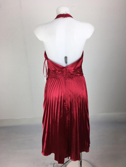 Платье алое 40-42 размер, новое