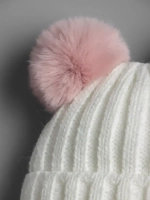 Шапка зимняя для девочки со снудом и помпонами