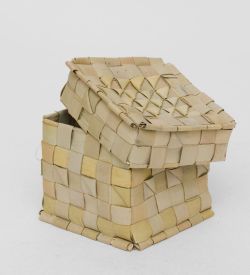 Decor and Gift 19-002 Яйцо расписное (о.Бали) M - Вариант A