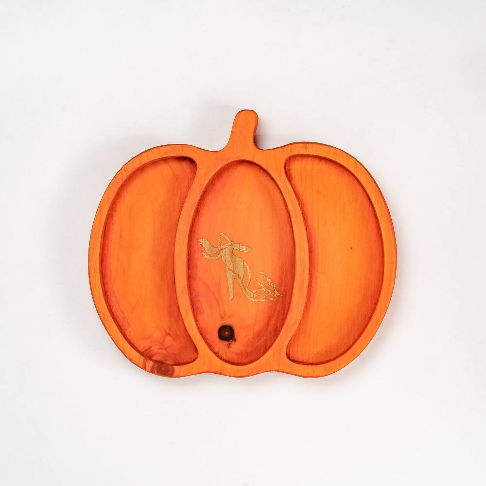 Менажница деревянная из сибирского кедра для подачи блюд и закусок с гравировкой "ТЫКОВКА". MG103