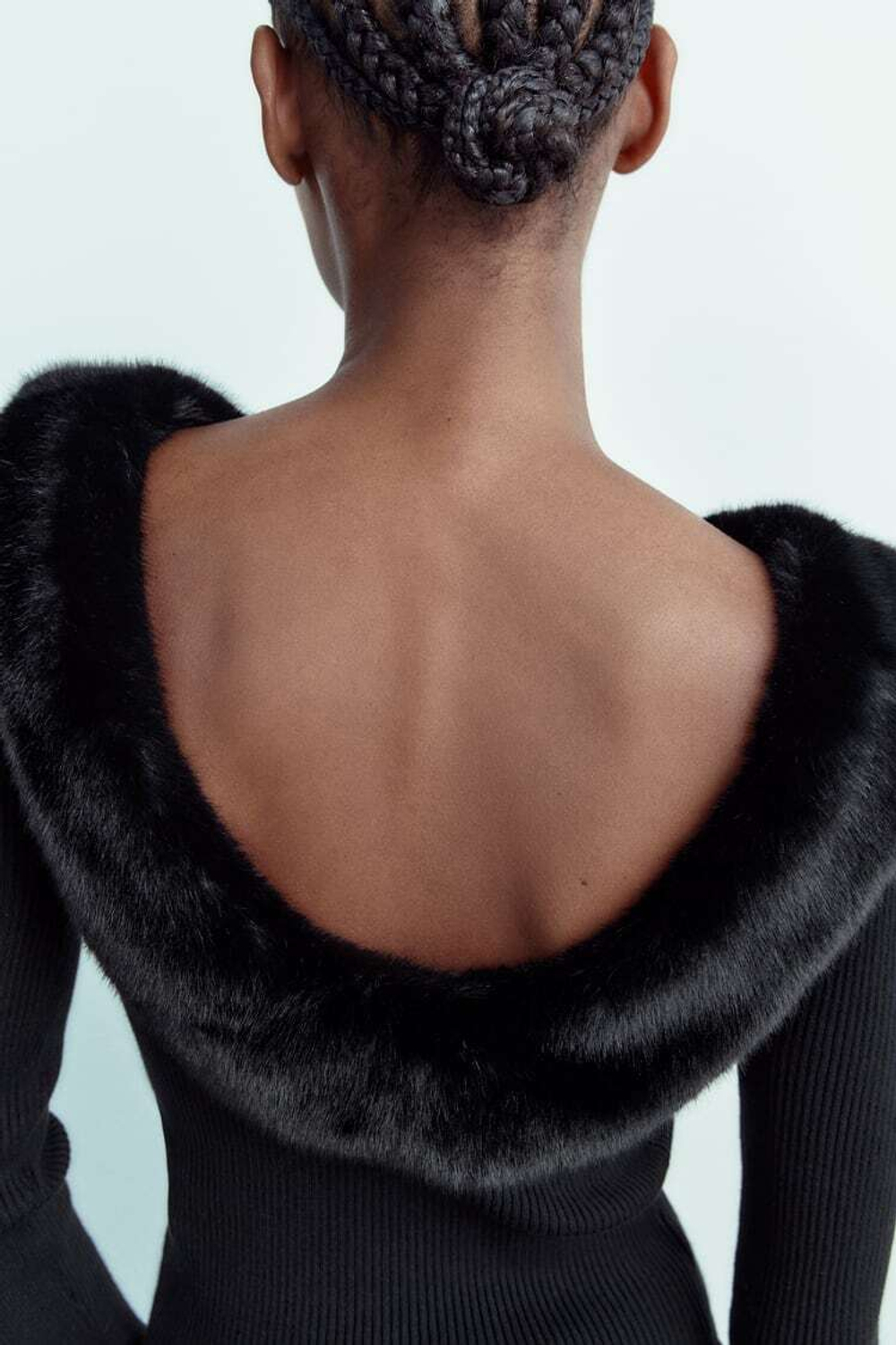 ZARA СВИТЕР С ВОРОТНИКОМ ИЗ ИСКУССТВЕННОГО МЕХА, ЧЕРНЫЙ