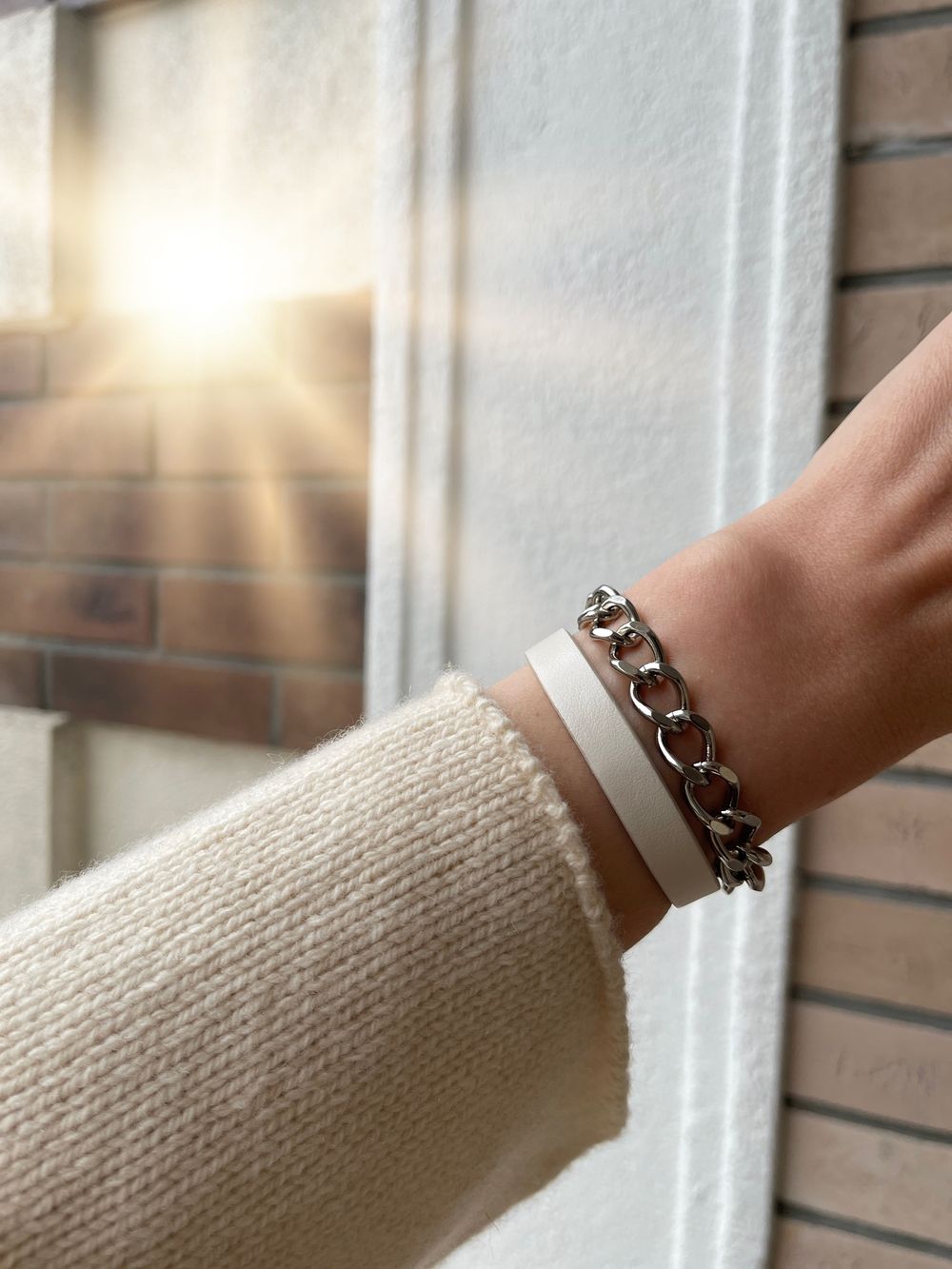 MISTRESS БРАСЛЕТ 01 MILK