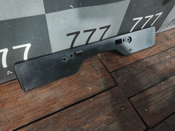 Площадка гос. номера Toyota RAV4 V (XA50) 18-нв Б/У Оригинал 5211442150