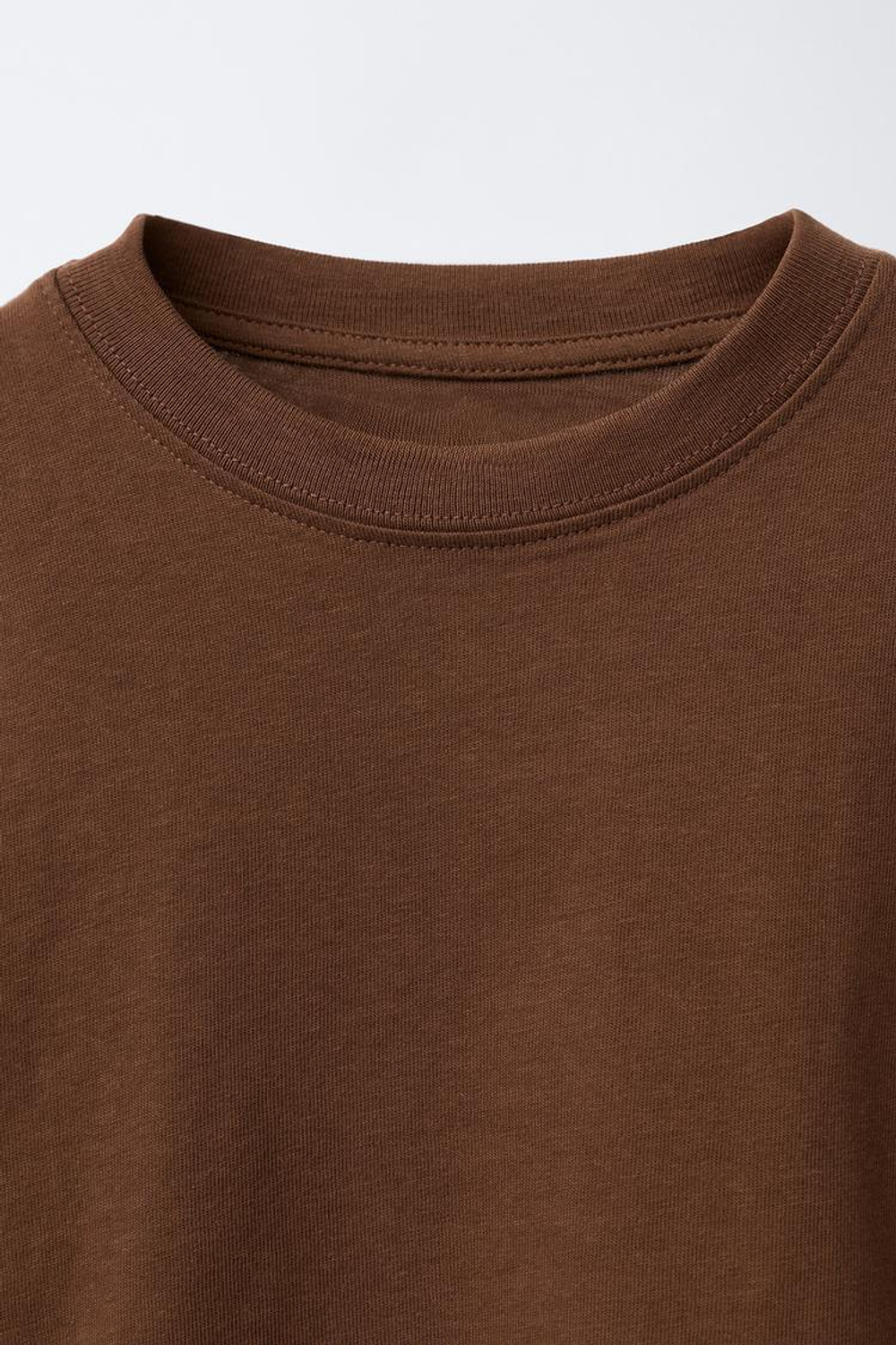 ZARA БАЗОВАЯ ФУТБОЛКА, КОРИЧНЕВЫЙ