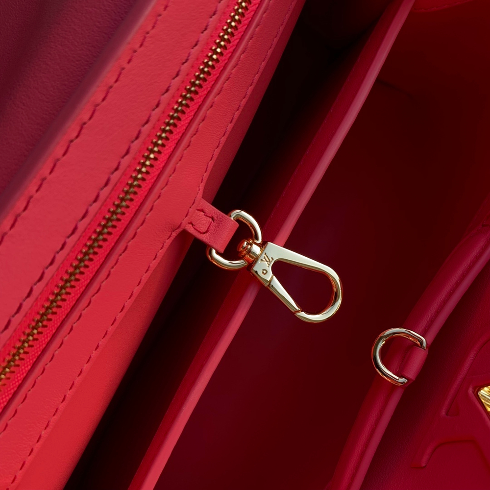 Louis Vuitton Capucines MM