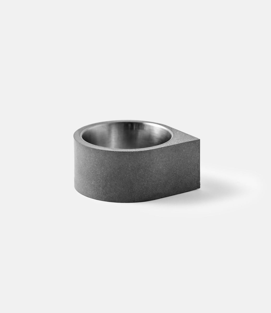 22 Studio Corner Ring — кольцо из бетона