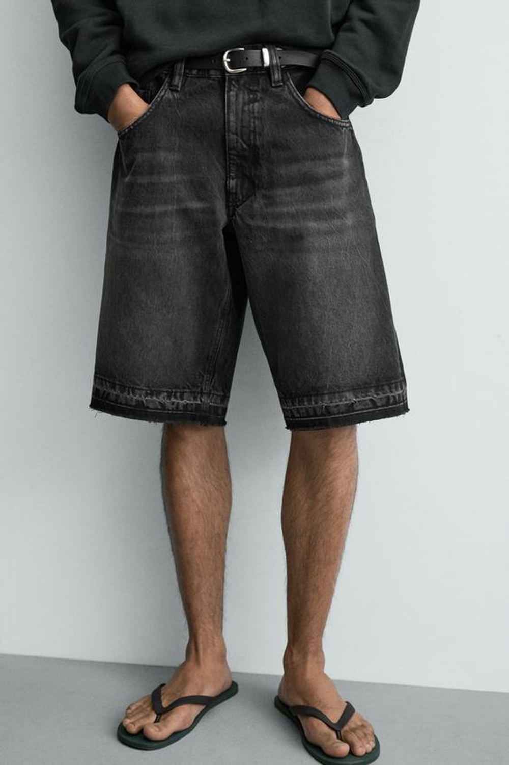 ZARA ДЖИНСОВЫЕ ШОРТЫ RELAXED FIT, УГОЛЬНЫЙ