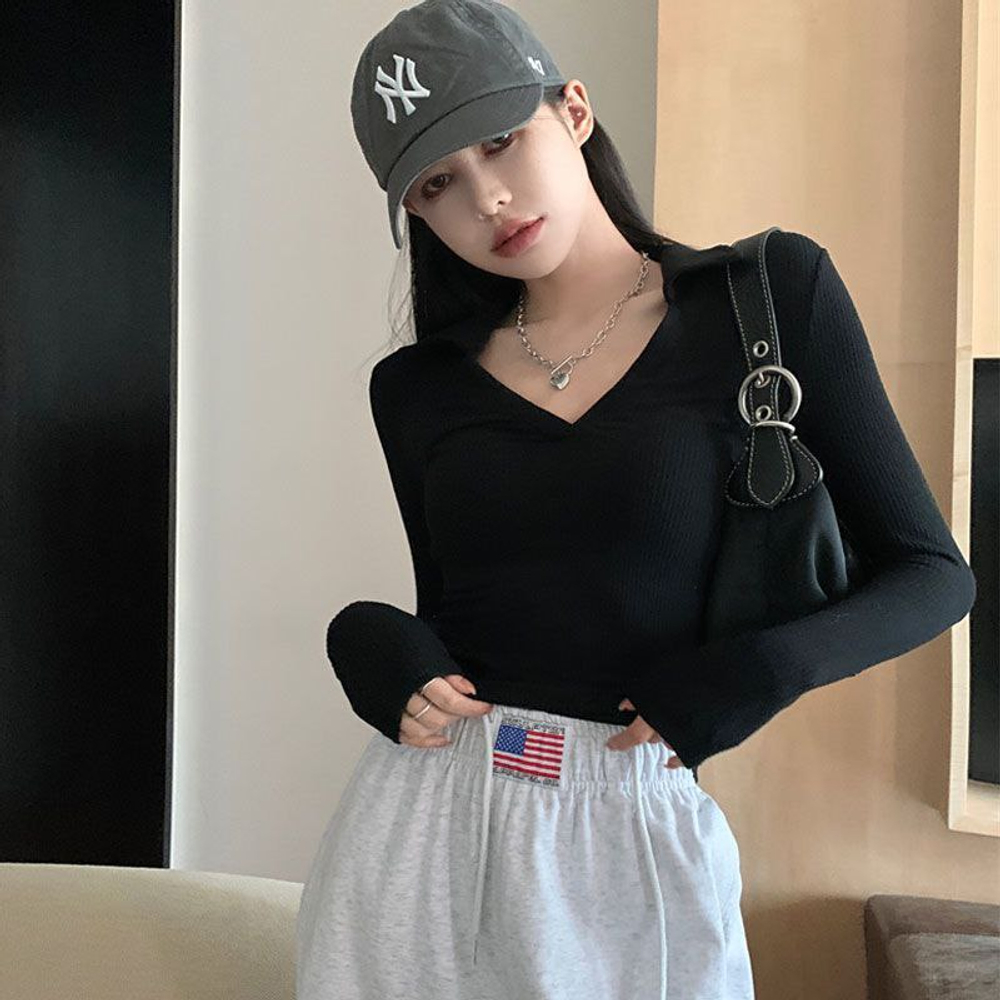 Женский лонгслив с длинными рукавами и V-образным вырезом