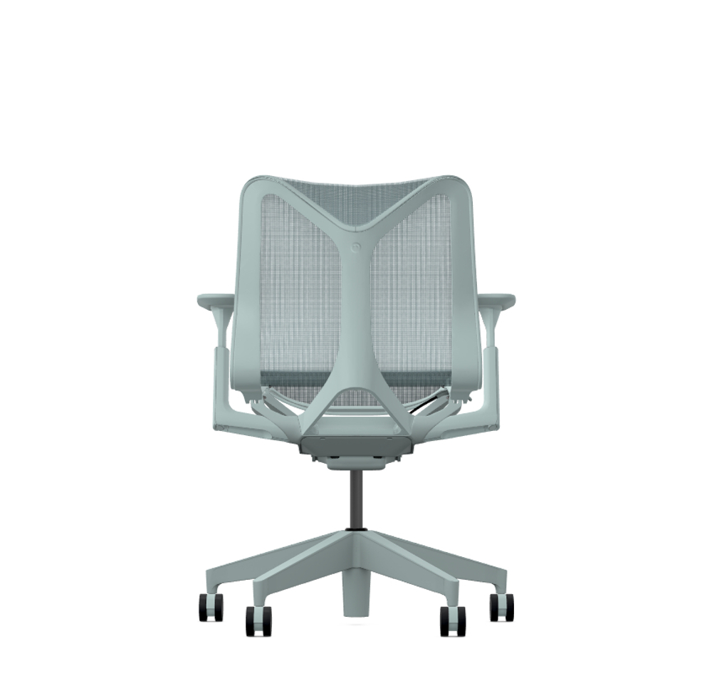 Кресло Herman Miller Cosm, низкая спинка, цвет Glacier, регулируемые подлокотники