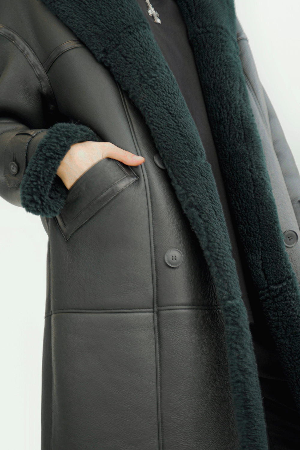 Дубленка-пальто темно-зеленая