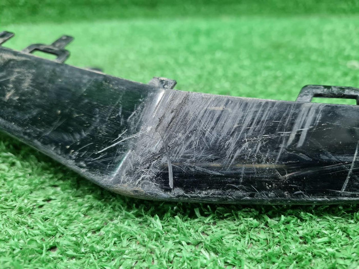 Молдинг бампера RH Mercedes C w205 (14-18) AMG