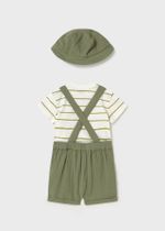 комбинезон с футболкой и панамкой