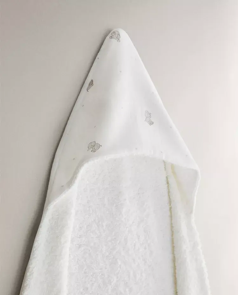 ZARA HOME ДЕТСКОЕ ПОЛОТЕНЦЕ С КАПЮШОНОМ И ПРИНТОМ, ЖЕЛТОВАТО-БЕЛЫЙ