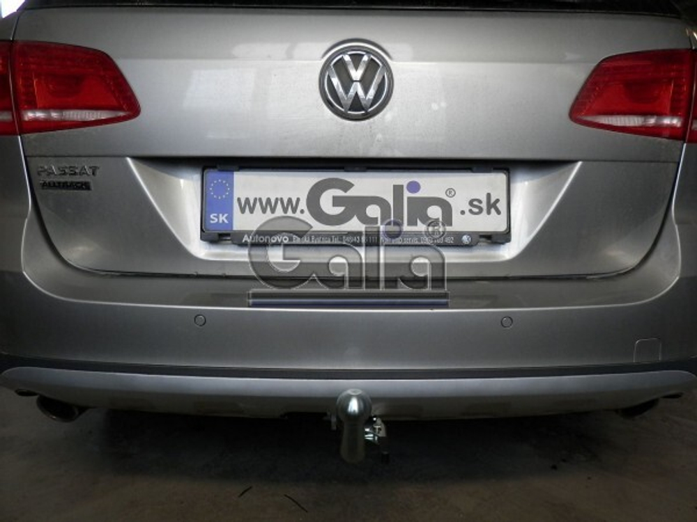 Фаркоп оцинкованный Galia V071C для Volkswagen Passat B6 2005-2010, Passat B7 2010-2015, Passat CC 2012-, Passat Alltrack B7 2012-2015(паспорт и сертификат в комплекте)(без электрики)