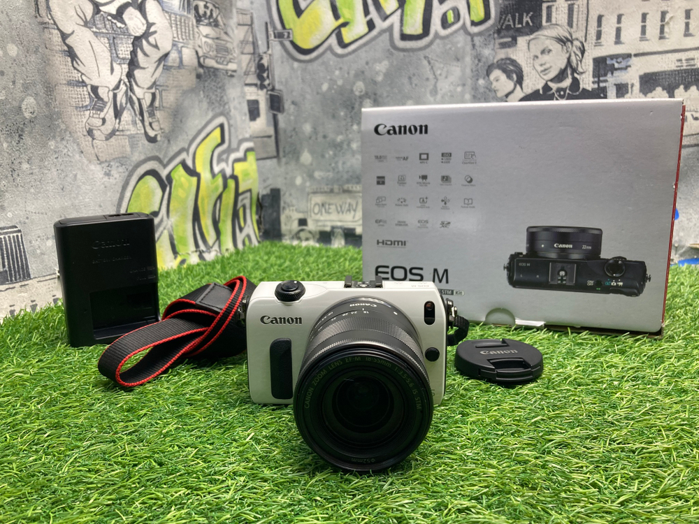 Canon EOS M Kit 18-55mm IS STM