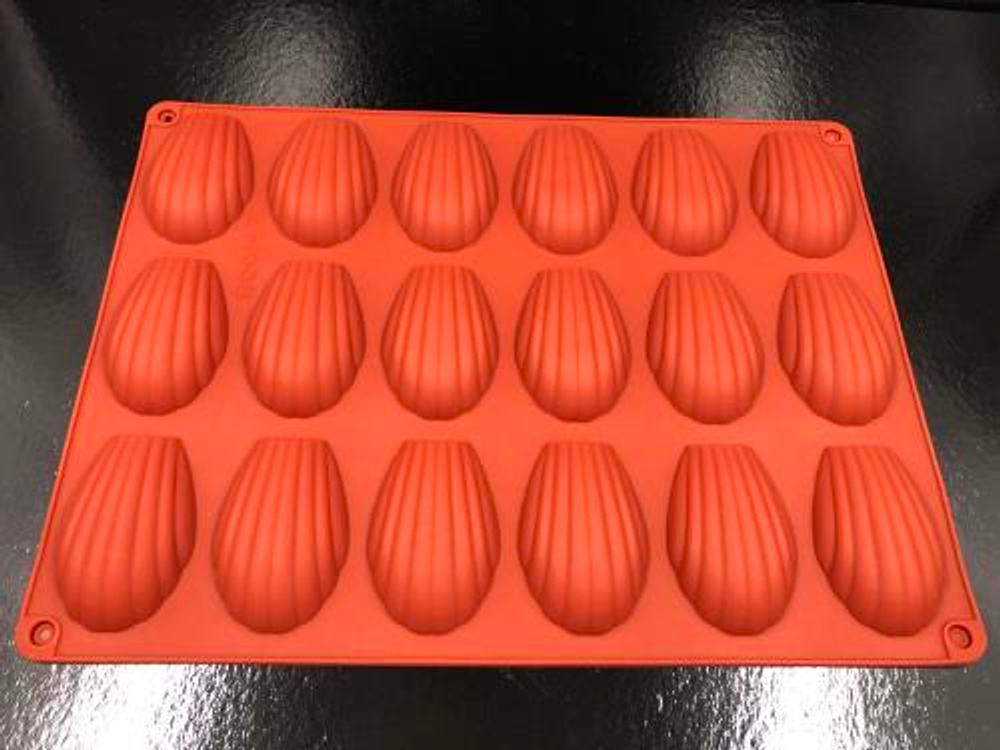 Форма силиконовая "Мадлен" 18 ячеек, 28*18 см.