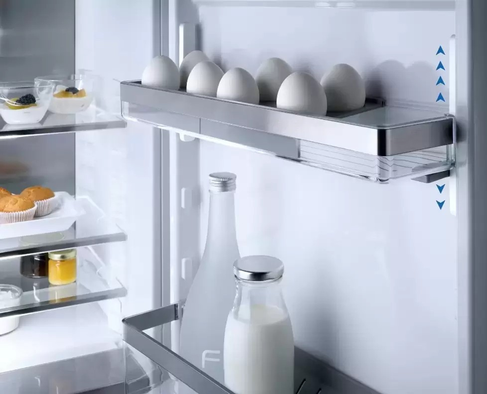 Встраиваемый холодильник Miele KFN 7795 C