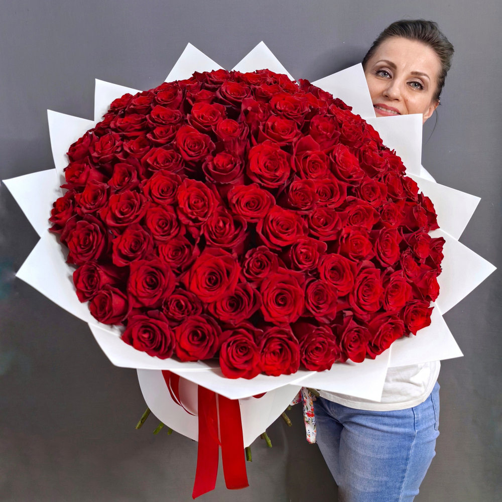 Букет из 101 красной розы сорта "Эксплорер" (Эквадор 60 см)