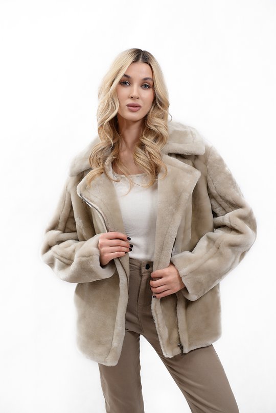 Куртка женская "Косуха" из натурального меха мутон, золото