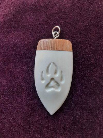 Подвеска "Лапа", цевка, красное дерево