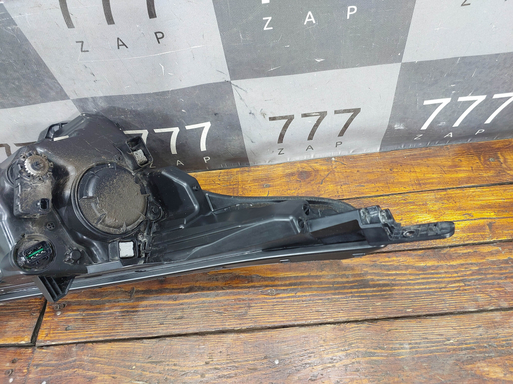 Фара левая галоген Kia Rio 4 (FB) 20-нв Б/У Оригинал 92101H0500