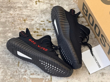 Yееzy Boost 350 v2 Black Red