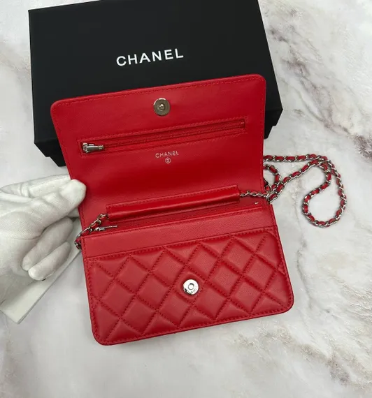 Сумка-кошелек Chanel Wallet On A Chain красный
