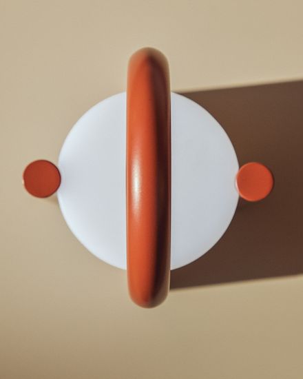 Портативная настольная лампа Leros из полиэтилена и стали терракотового цвета