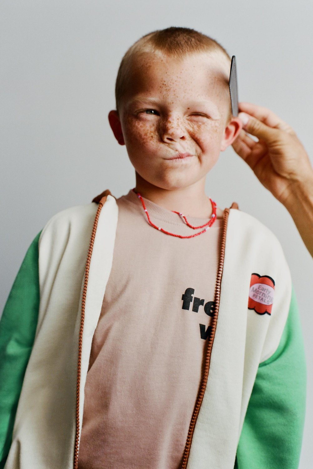 ZARA ТОЛСТОВКА КОЛОР-БЛОК С ВЫШИТЫМ ЦВЕТКОМ, РАЗНОЦВЕТНЫЙ