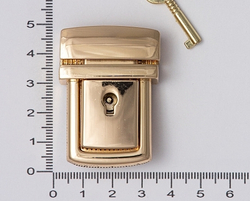 Замок-защелка портфельный на винтах 33*45 Золото
