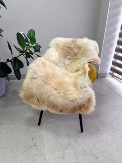 Шкура коврик меховой прикроватный овчина, 120х65 см.