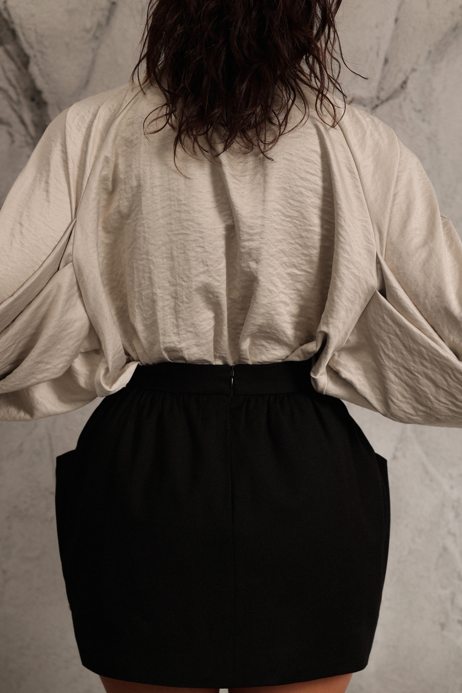 Блуза с акцентными рукавами