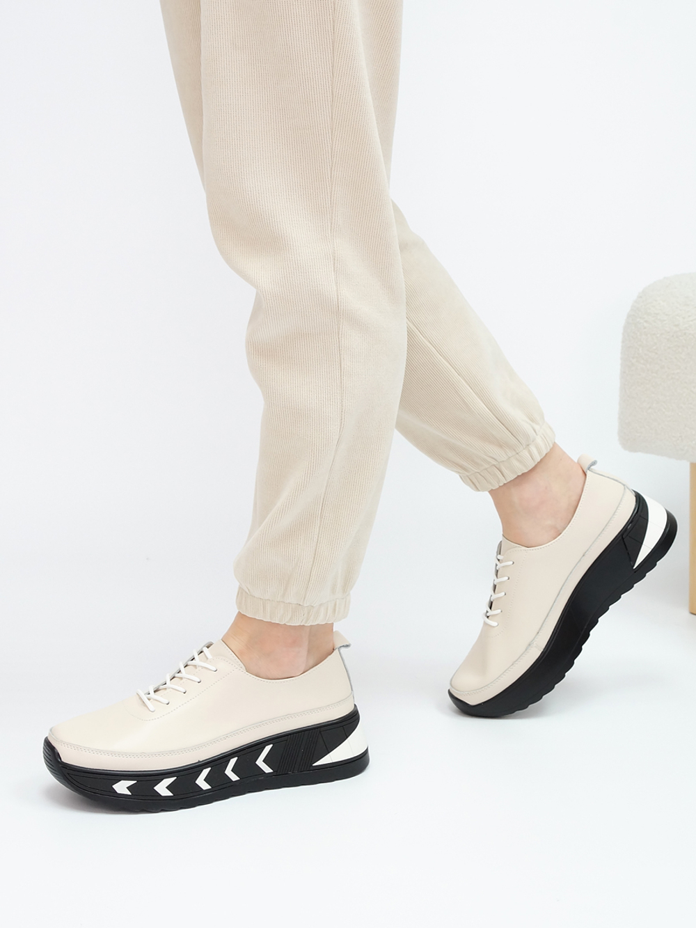 Кроссовки женские демисезонные