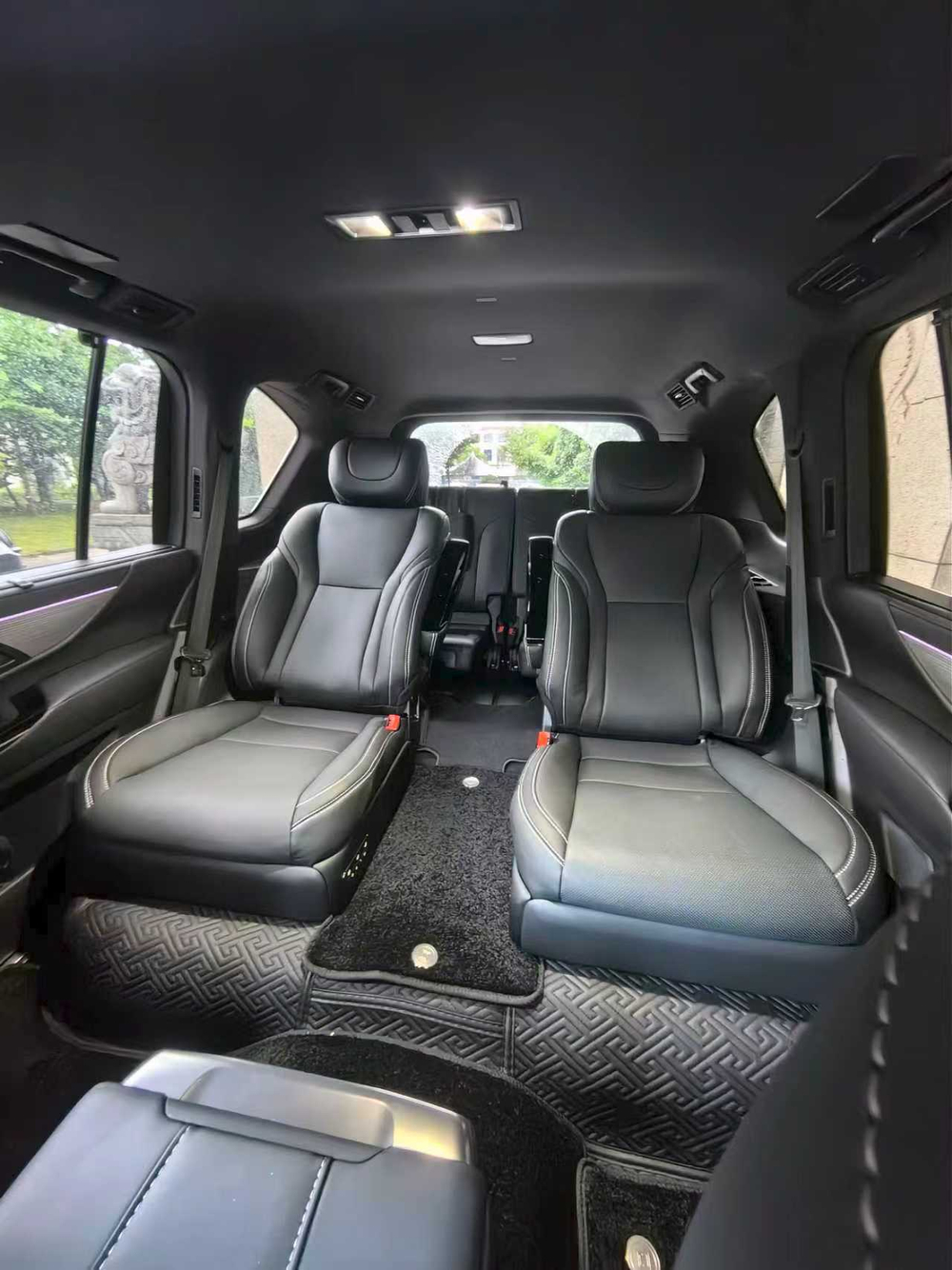 Сиденья капитанские кресла для Toyota Land Cruiser LC200 / Lexus LX570 Тойота Лексус Капитанские сиденья сидение VIP декор