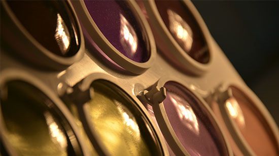 Приготовление раствора красителя и окраска линз