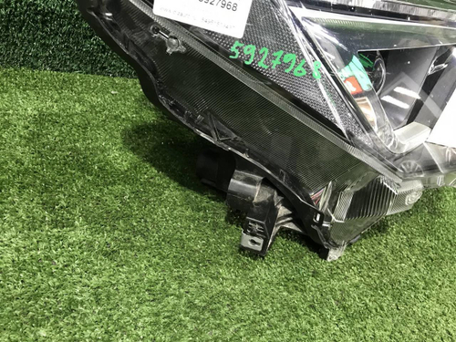 Фара правая Toyota RAV4 4 CA40 (2015-2019) LED