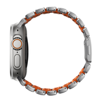 Титановый блочный браслет Nomad Stratos Band для Apple Watch 44, 45, 46 мм и Ultra 2–3 Водостойкий гибридный браслет из титана 4-го класса с алмазоподобным покрытием и фторэластомера с магнитной застёжкой. На запястье обхватом 130–200 мм