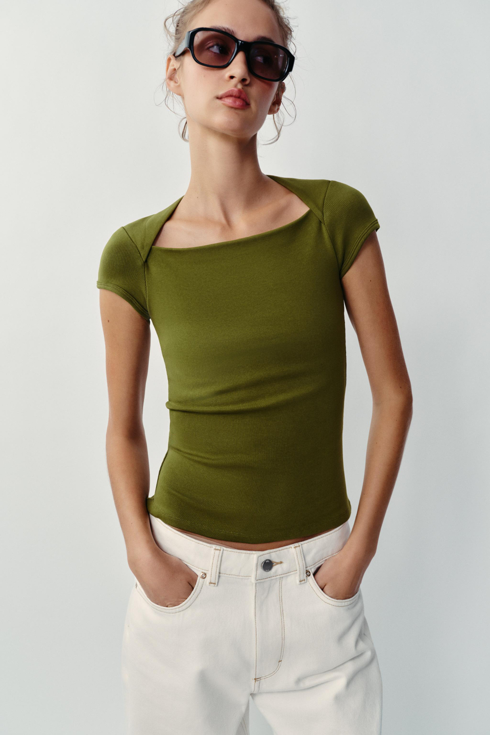 ZARA ФУТБОЛКА С КВАДРАТНЫМ ВЫРЕЗОМ, ОЛИВКОВЫЙ