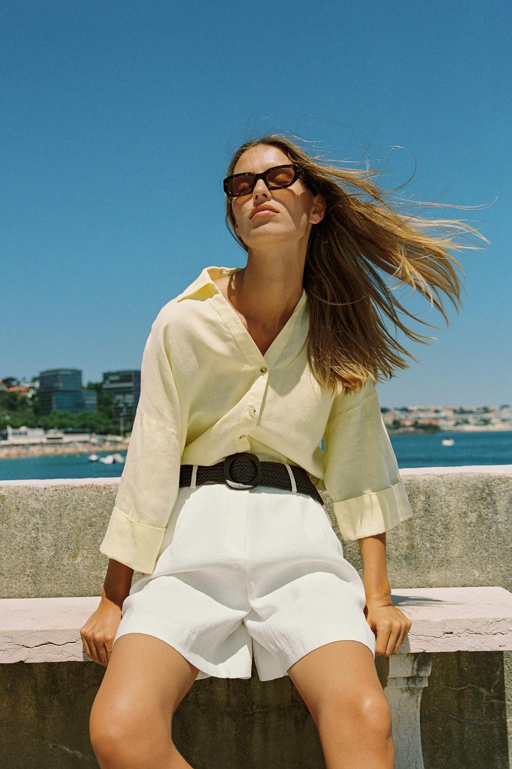 ZARA РУБАШКА ИЗ СМЕСОВОГО ЛЬНА С ШИРОКИМИ РУКАВАМИ, ЖЕЛТЫЙ