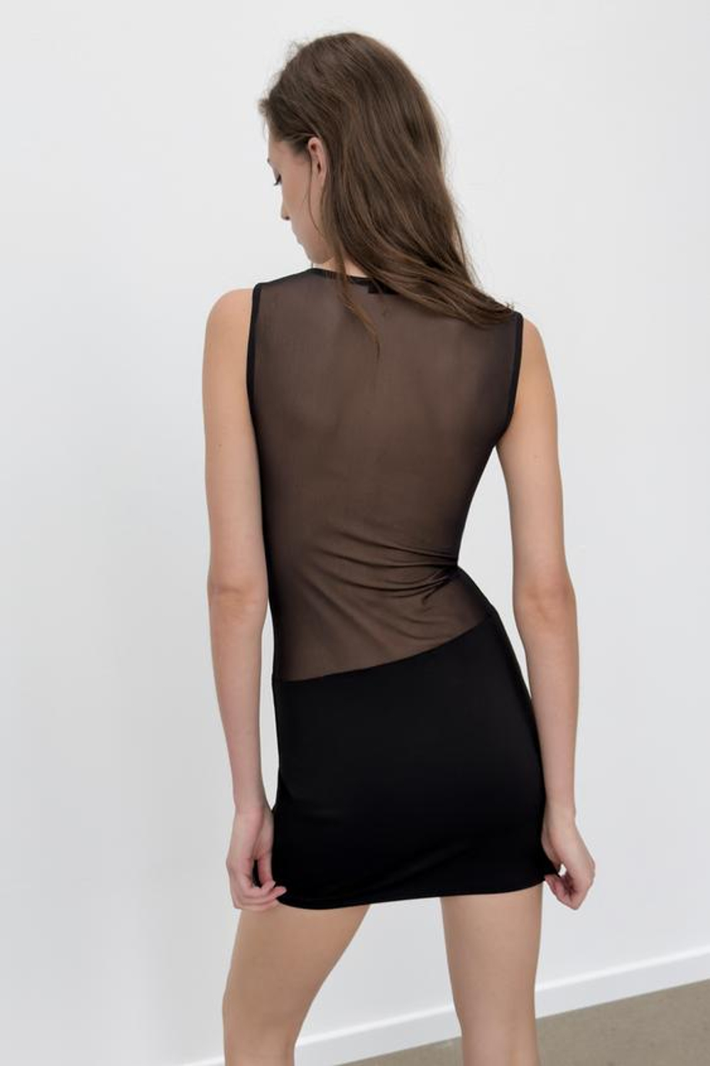 ZARA МИНИ-ПЛАТЬЕ ИЗ КОМБИНИРОВАННОЙ ТКАНИ, ЧЕРНЫЙ