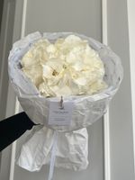 Авторский букет из гортензии в белом оттенке