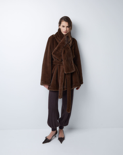 Шуба из искусственного меха норки коричневый