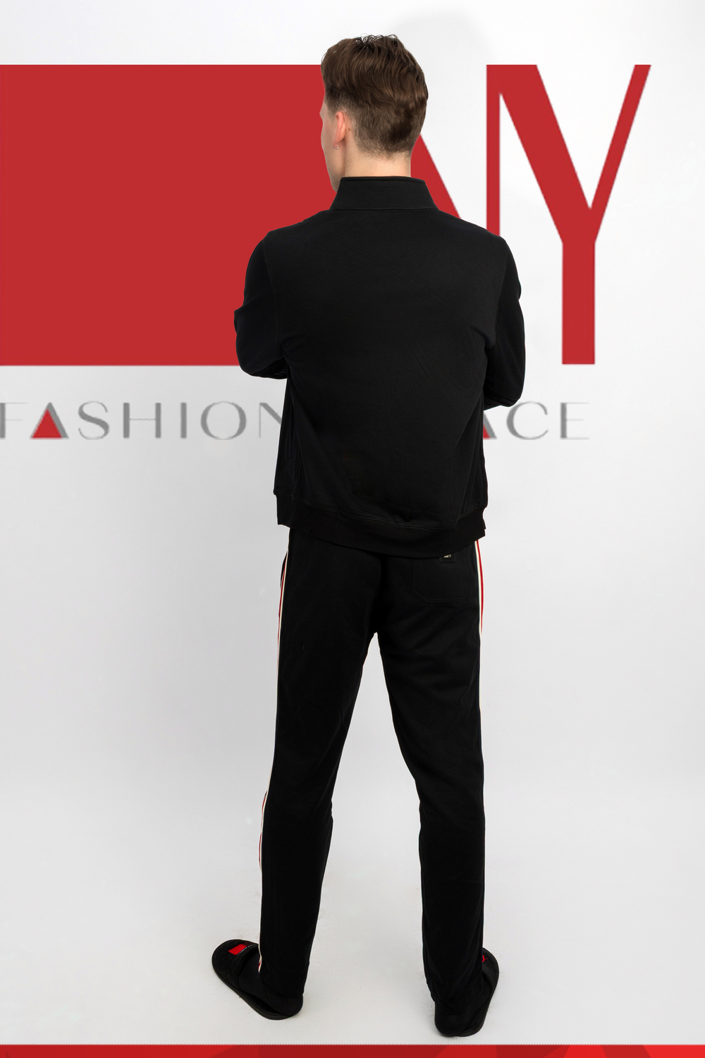 Спортивный костюм