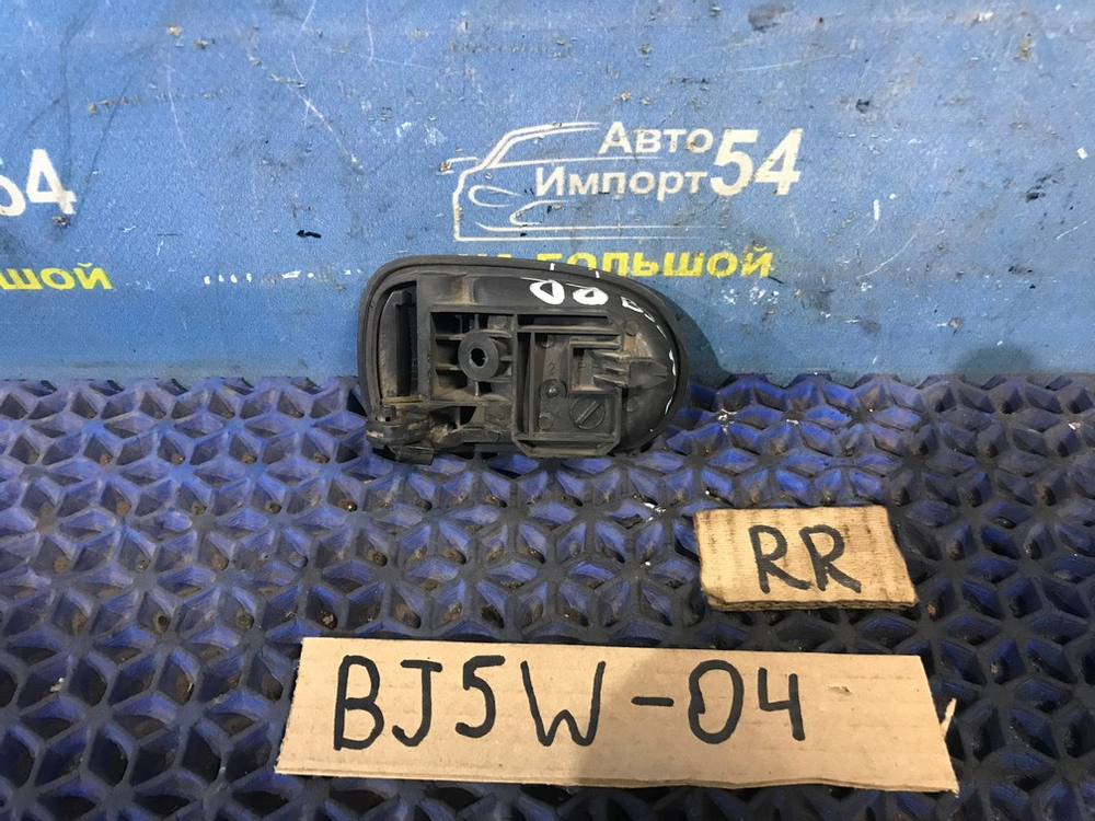 Ручка двери задней правой салонная MAZDA FAMILIA 1999