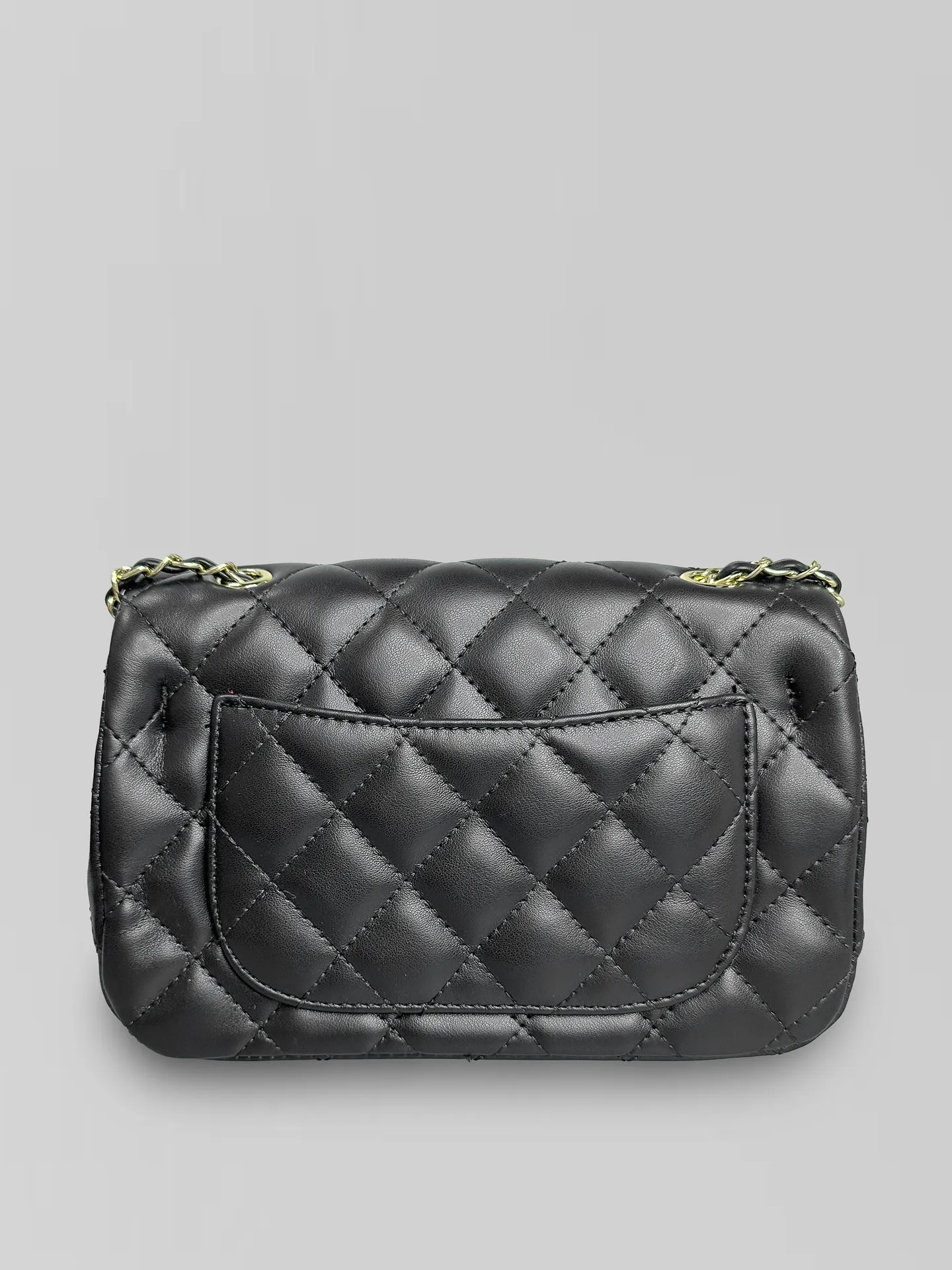 Сумка 326 однотонная с золотой фурнитурой и стеганным рисунком виде ромбов