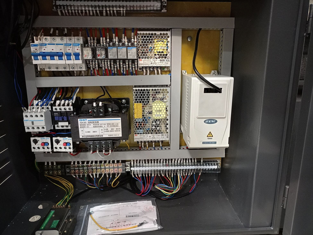 Автоматический колонный ленточнопильный станок MetalTec BS 530 CA