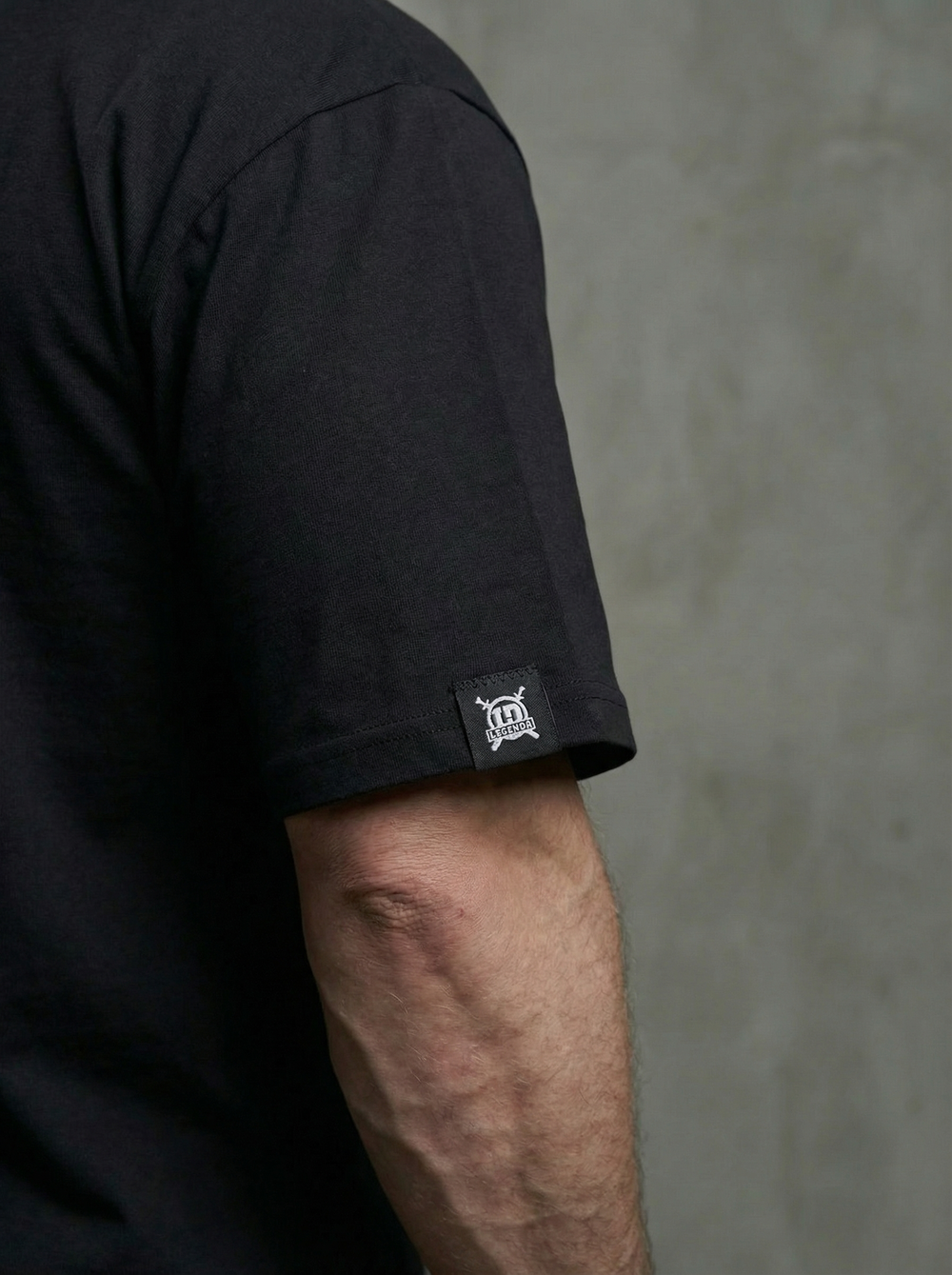 Футболка оверсайз хлопковая черная LEGENDA Русич красный